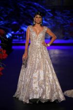 Model walks for manish malhotra at icw day 5 grand finale on 2nd Aug 2015 (148)_55bf1a3345d23.JPG