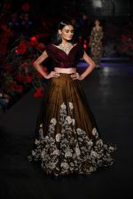Model walks for manish malhotra at icw day 5 grand finale on 2nd Aug 2015 (39)_55bf19d3d926f.JPG
