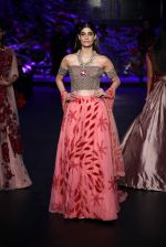 Model walks for manish malhotra at icw day 5 grand finale on 2nd Aug 2015 (70)_55bf19ee8d684.JPG