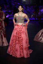Model walks for manish malhotra at icw day 5 grand finale on 2nd Aug 2015 (72)_55bf19f06309e.JPG