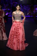 Model walks for manish malhotra at icw day 5 grand finale on 2nd Aug 2015 (74)_55bf19f26501b.JPG