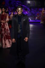 Model walks for manish malhotra at icw day 5 grand finale on 2nd Aug 2015 (85)_55bf19fbebe0c.JPG