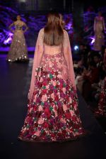 Model walks for manish malhotra at icw day 5 grand finale on 2nd Aug 2015 (95)_55bf1a071b557.JPG
