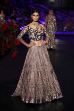 Model walks for manish malhotra at icw day 5 grand finale on 2nd Aug 2015 (96)_55bf1a085d008.JPG