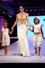 Tara Sharma at Smile Foundations Fashion Show Ramp for Champs, a fashion show for education of underpriveledged children on 2nd Aug 2015(268)_55bf1b966c022.JPG