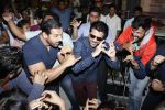 John Abraham, Anil Kapoor at Welcome Back Promotion at Fever 104 fm on 6th Aug 2015 (15)_55c45422945bc.jpg