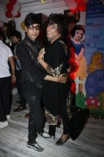 Rohit Verma at Sara Khan Birthday Party in Mumbai on 6th Aug 2015 (47)_55c45441a4bfe.jpg