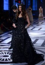 Sooraj Pancholi and Athiya Shetty walk for Shane Falguni show at India Bridal Week on 8th Aug 2015 (32)_55c73dece6df0.jpg