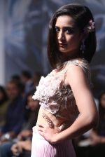 Akshara Haasan walk the ramp for Rina Dhaka at India Bridal Week on 9th Aug 2015 (4)_55c856b227337.jpg