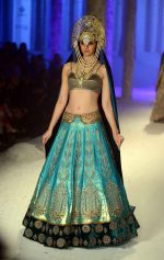 Model walk the ramp for JJ Valaya show at India Bridal week on 9th Aug 2015 (11)_55c8551be5232.jpg
