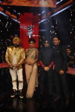 Mika Singh, Daler mehndi , Sunidhi Chauhan, Shaan at Voice of India - Independence day special shoot in R K Studios on 10th Aug 2015 (60)_55c9a60691b24.JPG