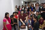 Mika Singh celebrates Independence Day with underprivileged kids of Divine Touch NGO (8)_55cc339223e63.JPG