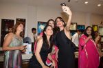 Farah Khan Ali_s new collection launch with Tanishq in Andheri, Mumbai on 13th Aug 2015 (208)_55cdac91c08a0.JPG