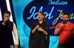 Saif Ali Khan, Sonakshi Sinha at the Promotion of Phantom on the sets of Indian Idol Junior 2015 in Mumbai on 16th Aug 2015 (8)_55d185dac381b.JPG