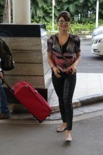 Urvashi Rautela Spotted at Mumbai Airport leaving for Bangalore to attend Music Launch of her South Movie Airavata on 16th Aug 2015 (4)_55d17b251f82d.JPG