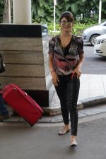 Urvashi Rautela Spotted at Mumbai Airport leaving for Bangalore to attend Music Launch of her South Movie Airavata on 16th Aug 2015 (5)_55d17b270e711.JPG