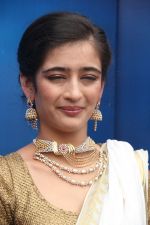 Akshara Haasan Launch Diamonds Showroom on 20th Aug 2015 (51)_55d73907d2e33.jpg