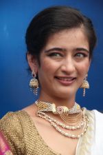 Akshara Haasan Launch Diamonds Showroom on 20th Aug 2015 (62)_55d7391074123.jpg