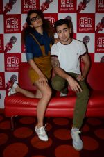 Imran Khan, Kangana Ranaut on the sets of Red FM in lower Parel on 18th Aug 2015 (42)_55d71e9420b0f.JPG