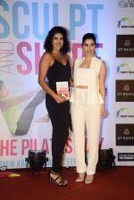 Sophie Choudry at Yasmin Karachiwal_s book Launch in Palladium on 22nd Aug 2015 (58)_55d88919838d7.JPG