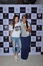 Evelyn Sharma at ngo event seams for dreams in Olive on 23rd Aug 2015 (34)_55dabbf0c2b66.JPG