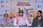 Kunal Kapoor, Gulshan Grover, Saurabh Shukla  at Kaun Kitney Paani Mein Delhi promotions on 25th Aug 2015 (5)_55dd80b086852.jpg