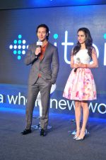 Tiger Shroff and Shraddha Kapoor in Delhi for fitbit launch in Mumbai on 25th Aug 2015 (2)_55dd7ebc0f52e.jpg