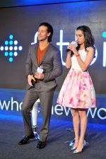 Tiger Shroff and Shraddha Kapoor in Delhi for fitbit launch in Mumbai on 25th Aug 2015 (4)_55dd7ebe15019.jpg