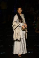 Maria Goretti at Payal Singhal Show on day 1 of LIFW on 26th Aug 2015 (55)_55ded1f583e1d.JPG