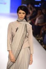 Model walk the ramp for IIK Show on day 1 of LIFW on 26th Aug 2015 (28)_55ded0aff0de3.JPG