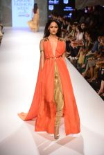 Model walk the ramp for Nikhil Thampi Show on day 1 of LIFW on 26th Aug 2015 (165)_55ded20c4a83a.JPG