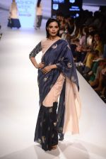 Model walk the ramp for Payal Singhal Show on day 1 of LIFW on 26th Aug 2015 (100)_55ded25f5f6d7.JPG