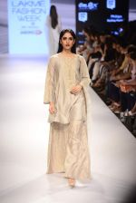 Model walk the ramp for Payal Singhal Show on day 1 of LIFW on 26th Aug 2015 (118)_55ded276f3259.JPG