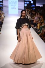 Model walk the ramp for Payal Singhal Show on day 1 of LIFW on 26th Aug 2015 (85)_55ded2490bc1a.JPG