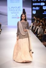 Model walk the ramp for Payal Singhal Show on day 1 of LIFW on 26th Aug 2015 (89)_55ded24f962aa.JPG