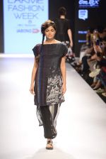 Model walk the ramp for Quirkbox Show on day 1 of LIFW on 26th Aug 2015 (13)_55ded0fd93eeb.JPG
