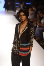 Model walk the ramp for Quirkbox Show on day 1 of LIFW on 26th Aug 2015 (42)_55ded14c07890.JPG