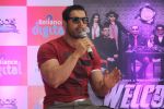 John Abraham at Welcome Back promotions in Reliance Digital, Juhu on 29th Aug 2015 (66)_55e308e31f49d.JPG