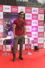 John Abraham at Welcome Back promotions in Reliance Digital, Juhu on 29th Aug 2015 (84)_55e308f659cb9.JPG