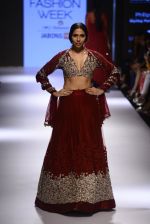 Model walks for Ridhi Mehra Show at LIFW Day 5 on 29th Aug 2015  (160)_55e309ed400e1.JPG