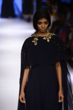 Model walks for Ridhi Mehra Show at LIFW Day 5 on 29th Aug 2015  (70)_55e3098db368d.JPG