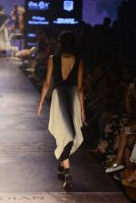 Model walk the ramp for Tarun Tahiliani Show at Lakme Fashion Week on 30th Aug 2015 (382)_55e4016aee044.JPG