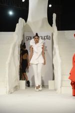 Model walk the ramp for gaurav gupta Show at the grand finale of Lakme Fashion Week on 30th Aug 2015 (1777)_55e403c75f99d.JPG