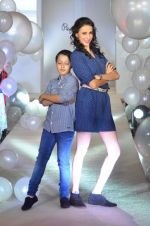 Alecia Raut at Pepe Jeans kids wear launch in Mumbai on 10th Sept 2015 (13)_55f28bc054302.JPG