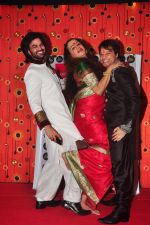 Yuvraaj Parashar, Lakshminarayan Tripathi and Kapil Sharma pose at the Aryan-Ashley sangeet of Dunno Y2 signifying same-sex marriage for the first time in Bollywood_55f7e63d53407.jpg