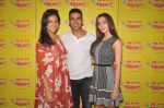 Akshay Kumar, Lara Dutta, Amy Jackson promote Singh is Bling at Radio Mirchi 98.3 on 15th Sept 2015 (4)_55f93dbc365fb.JPG