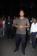 Leander paes snapped at Mumbai airport on 15th Sept 2015 (6)_55f91fad0c2d4.JPG