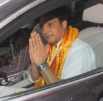 Jimmy Shergill snapped at Siddhivinayak temple on 20th Sept 2015,1 (6)_55ffabff9889f.JPG