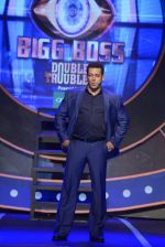 Salman Khan at Bigg Boss Double Trouble Press Meet in Filmcity, Mumbai on 28th Sept 2015 (155)_560a3803aa384.JPG