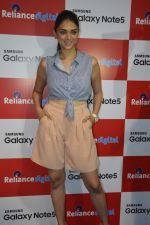 Aditi Rao Hydari at samsung note 5 launch in delhi on 29th Sept 2015 (18)_560b8e2bbde69.jpg